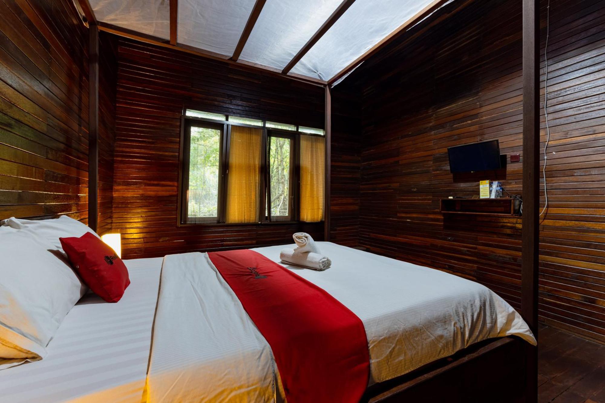 RedDoorz Resort @ Taman Wisata Mangrove Jakarta Buitenkant foto
